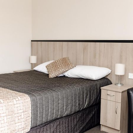 Starline Motor Inn Miles Екстер'єр фото