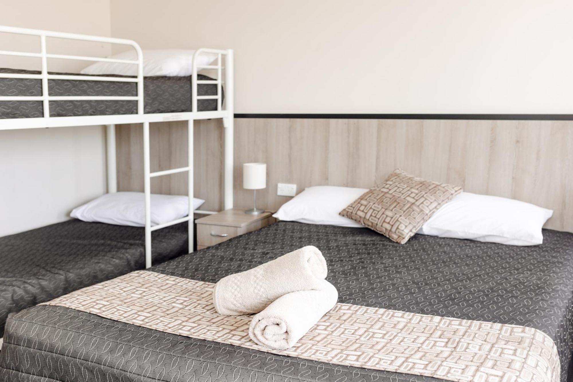 Starline Motor Inn Miles Екстер'єр фото