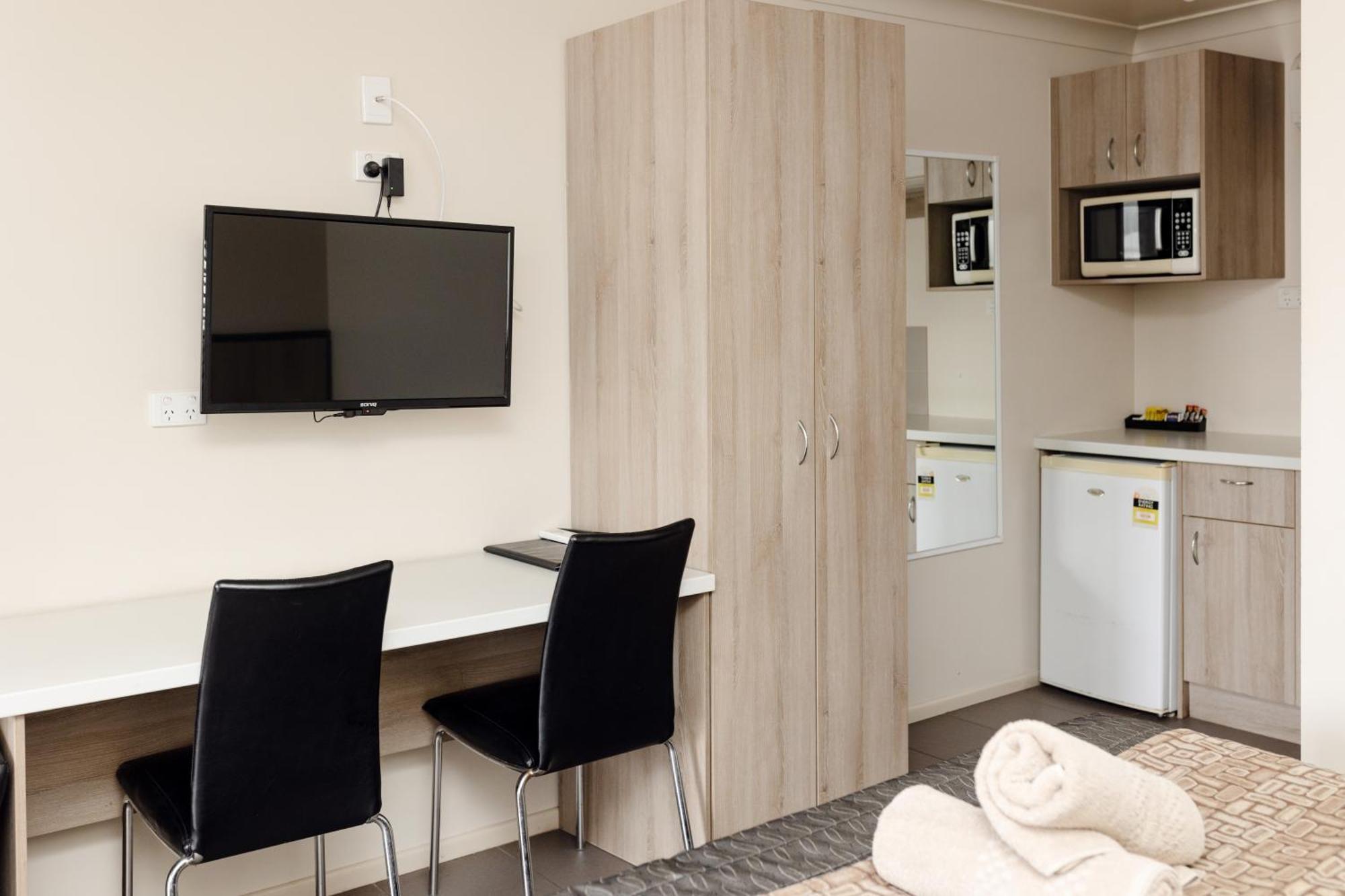 Starline Motor Inn Miles Екстер'єр фото